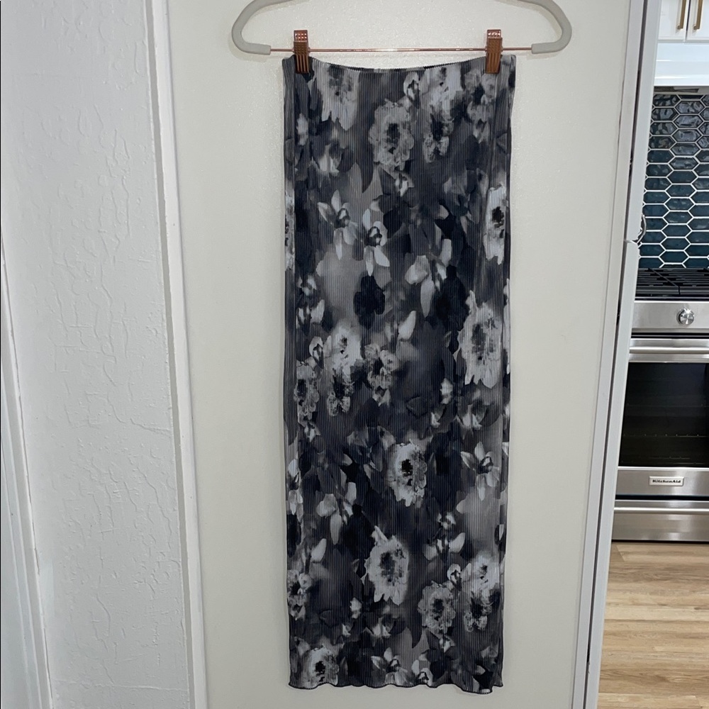 Topshop Gray & White Floral Crinkle Pleated Maxi Skirt | 4
